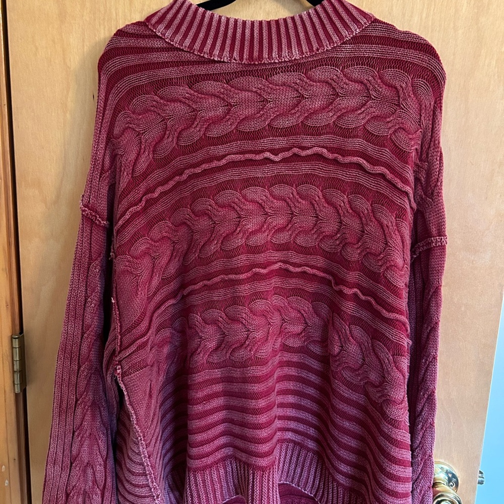 Women's Cable-Knit Crewneck Sweater - Berry